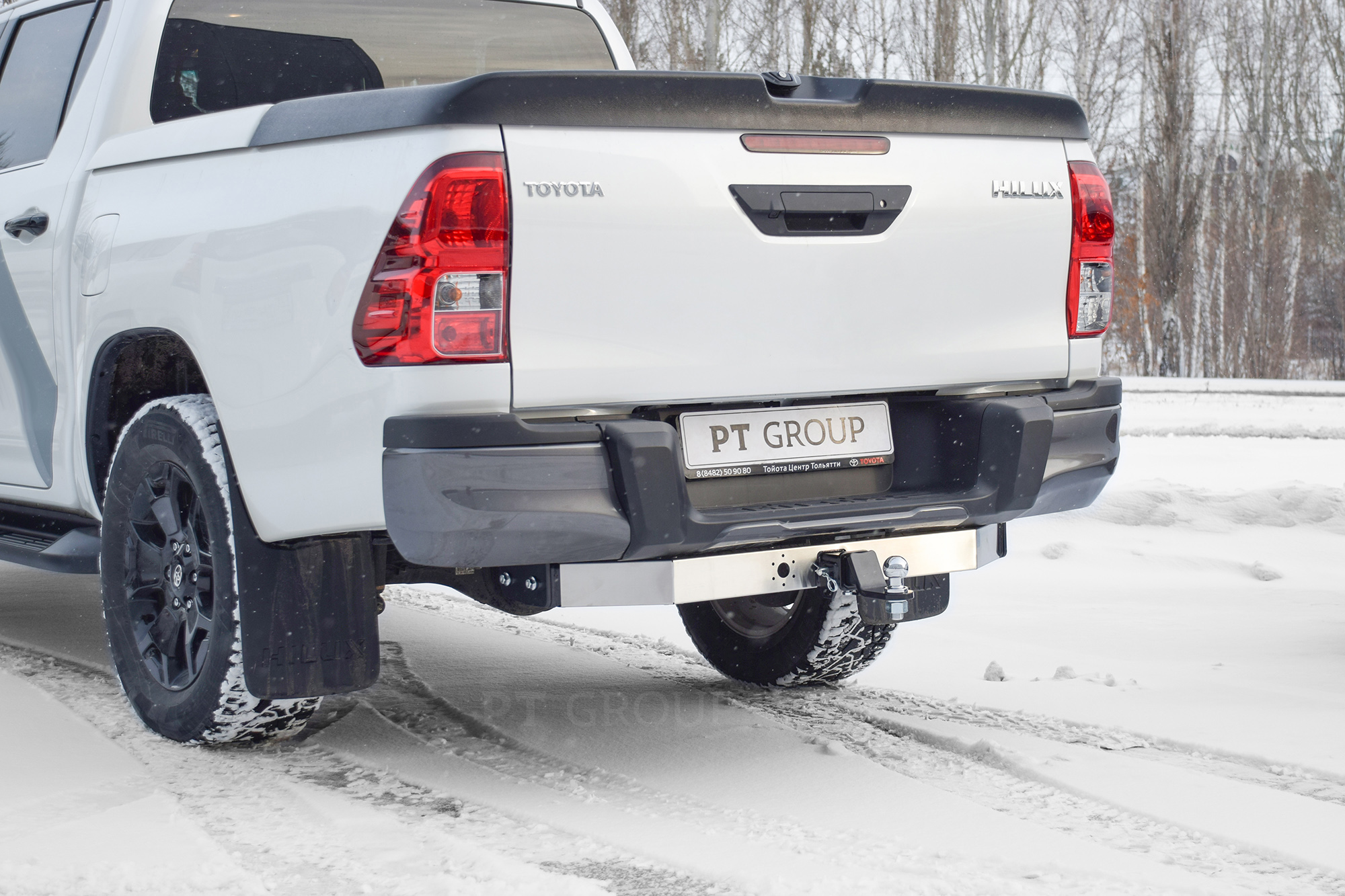 TOYOTA Hilux 2015-(съемный квадрат/ с НЕРЖ накладкой )